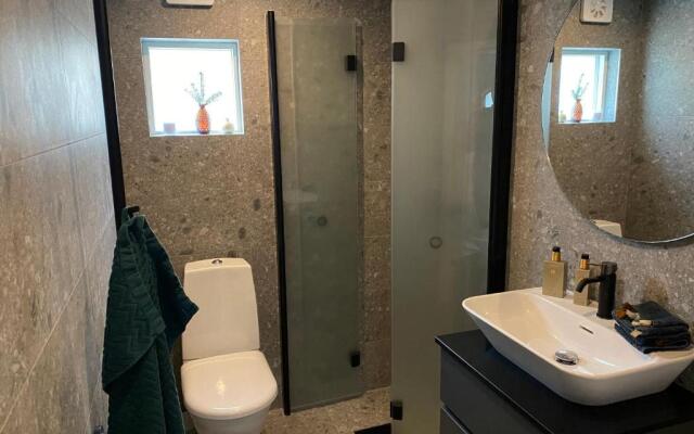 Nybyggt Attefallshus på Ängö i Kalmar