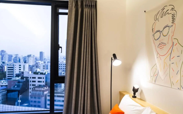 glue Hotel