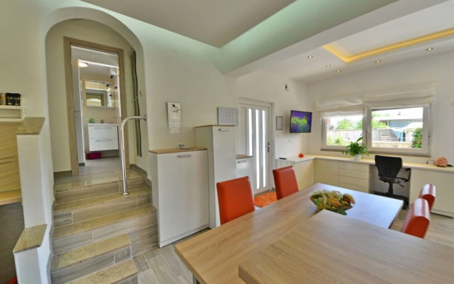 Koalas Nest Home Apartments Trinajsti i