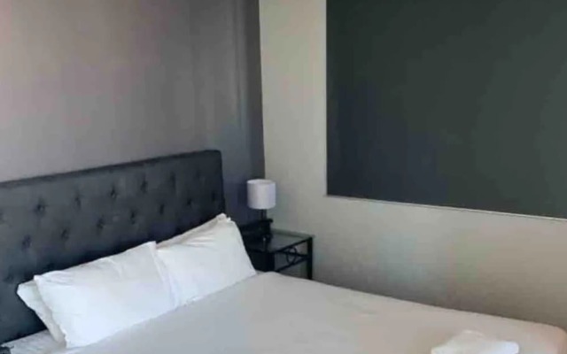 Affordable Unit Minutes To The Heart Of Surfers Paradise