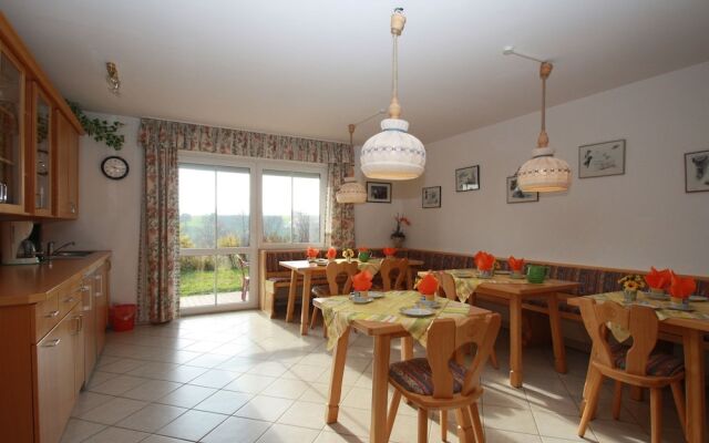 Beautiful Apartment in Rotthalmunster With Garden