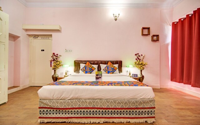 Pink Palace by FabHotel