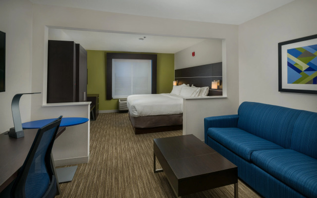 Holiday Inn Express & Suites Lawrence, an IHG Hotel