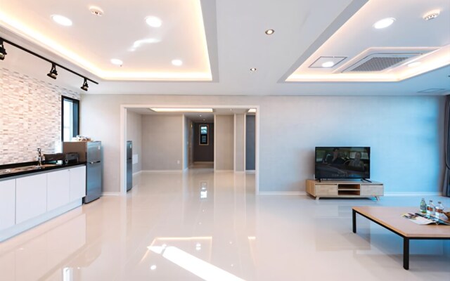 Yeosu Paradise Spa Pension