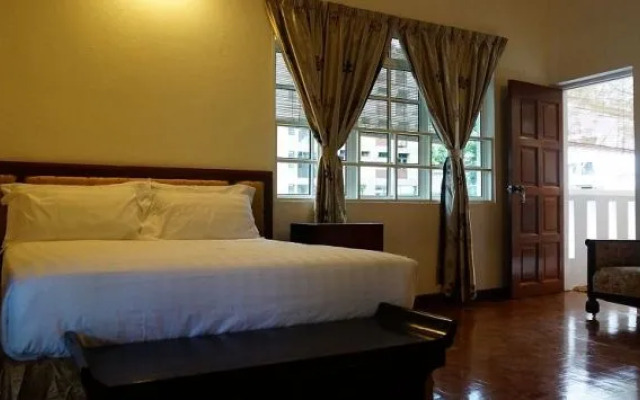 By the Sea @ Cozy Beachfront Home