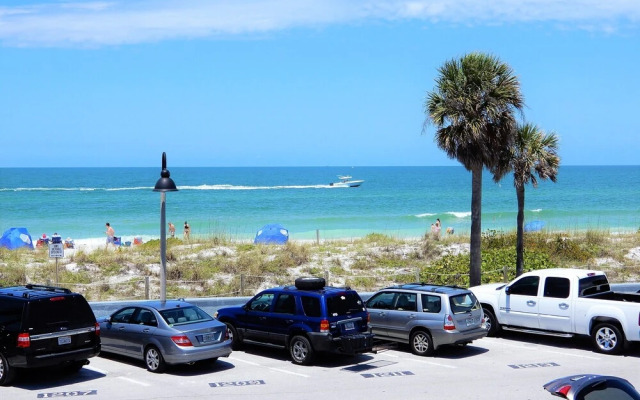 Pass a Grille Beach Views 709-13