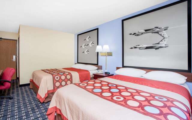 Super 8 by Wyndham Warner Robins