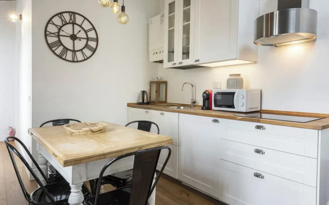 Central Nest by MMega