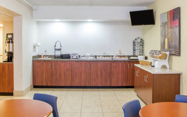 Econo Lodge Broken Arrow - Tulsa