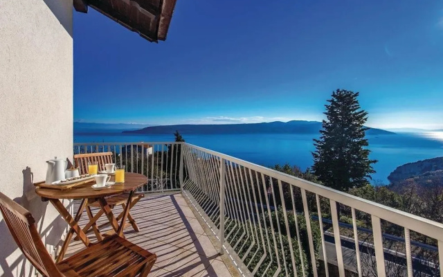 Holiday Home Sea View