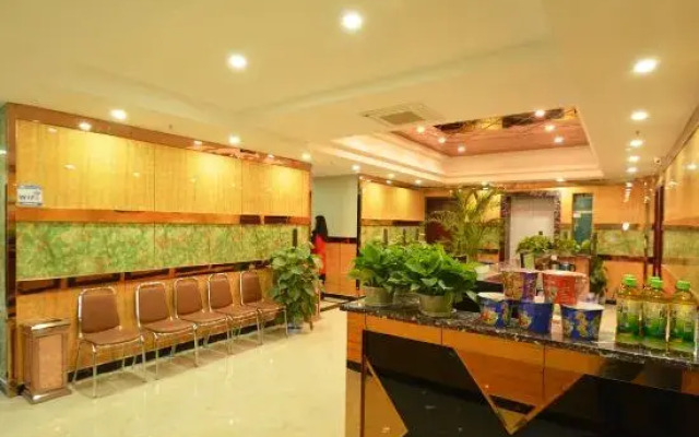 Zhengzhou Yaxin Hotel (Leshang Plaza)