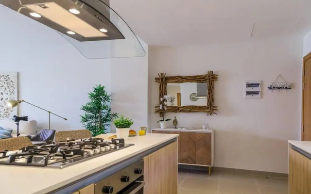 Spacious Modern Apartment With Private Picuzzi