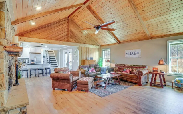 River-view Somerset Home: Large Deck, Fire Pit!