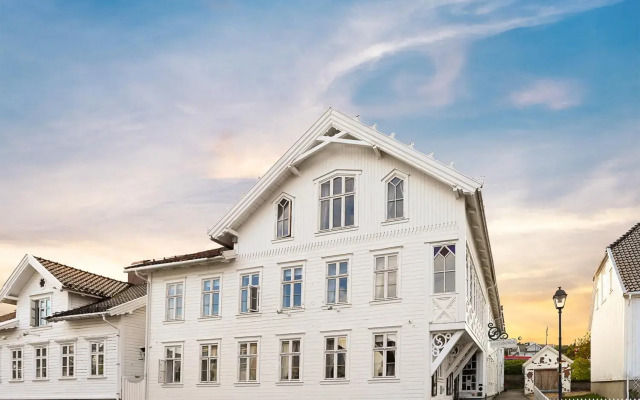 hotelImage