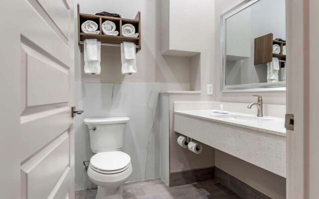 Clarion Pointe Port Arthur-Beaumont South