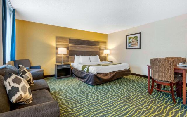 Quality Inn & Suites Leesburg Chain of Lakes