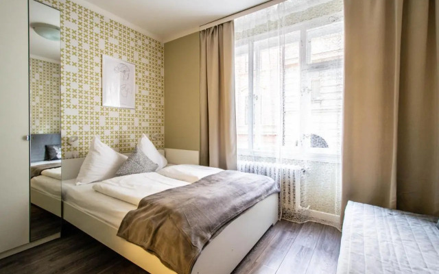 Old Town Rybna Apt by Ruterra