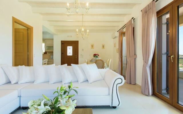 Splendid Villa in Achlades with Private Pool near Bali