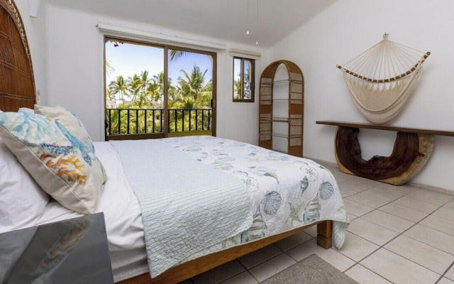 Cozy 3BR House - Front of Marina- Pool