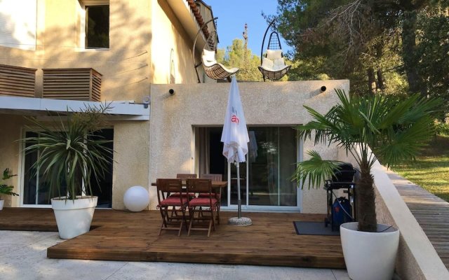 Apartment With 2 Bedrooms In Alleins, With Pool Access, Enclosed Garden And Wifi 50 Km From The Beach