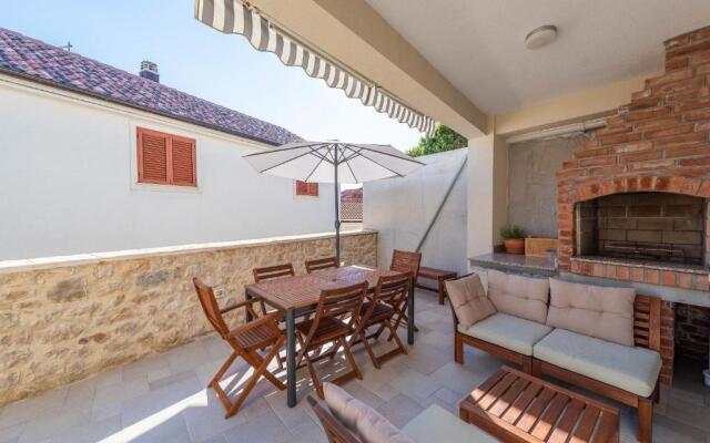 Holiday home near the beach Marijanka
