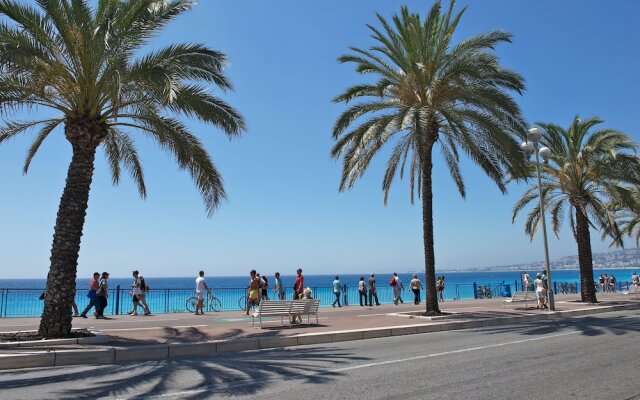 Nice Booking - Domes - Piscine Terrasse