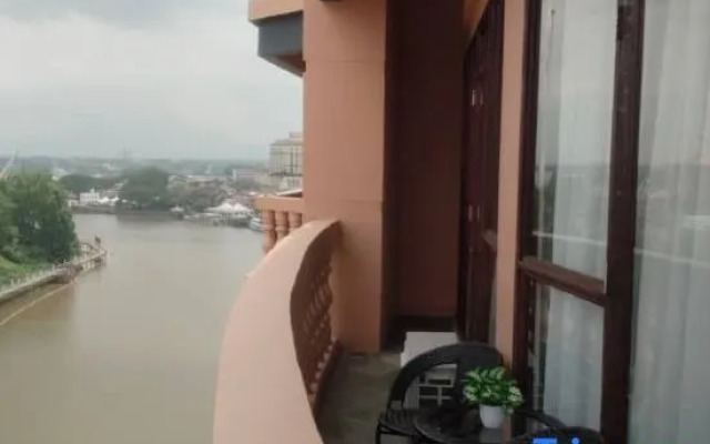 Riverbank Suites - River View Level 11, Sleeps 7