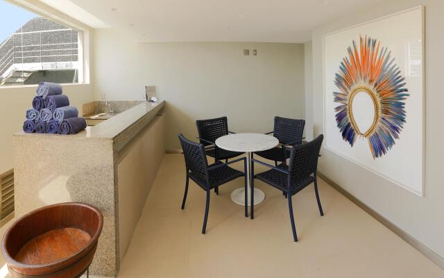 Orla Copacabana Hotel