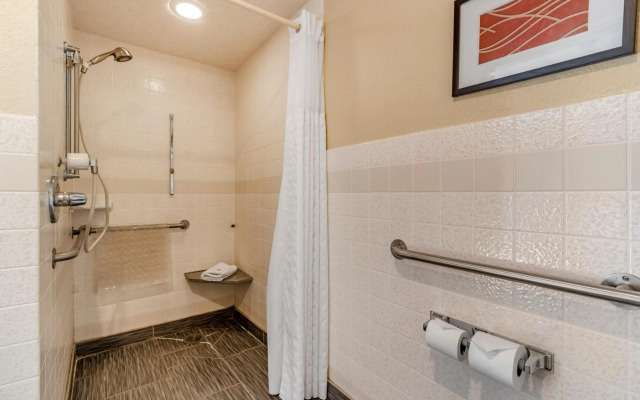 Comfort Suites Red Bluff near I-5