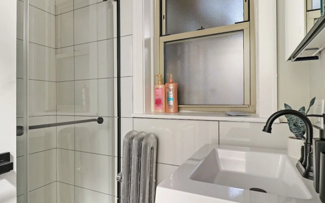 Cozy 2BR - Montrose 1A