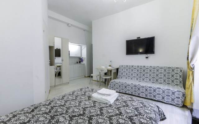 Studio apartment on 13 Liniya