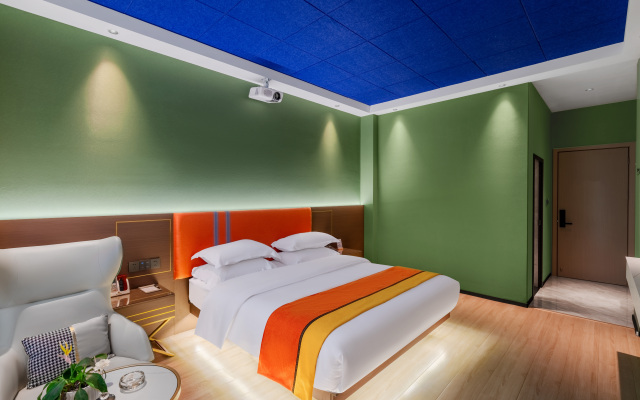 Xi'an Qingya Hotel (Qujing North Railway Station)