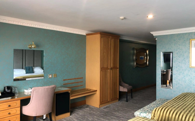 Royal Court Hotel