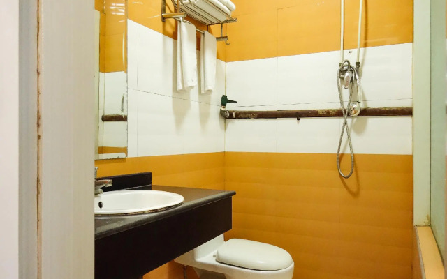 OYO Huifeng Business Hotel