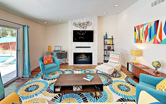 Contemporary - 5 Br Home