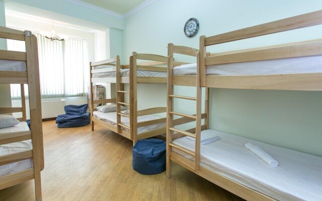 Umba Hostel & Tours