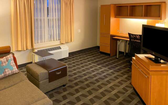 MainStay Suites Middleburg Heights Cleveland Airport