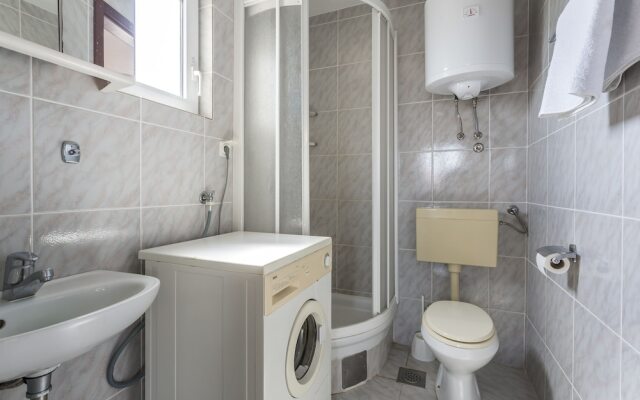 Bol Apartments Gospojica