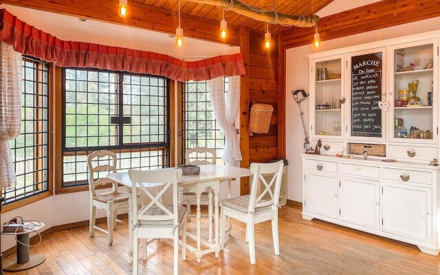 Beautiful Home in Manziana With 4 Bedrooms