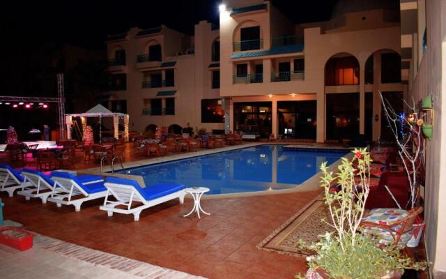 Jewels La Perla Hotel