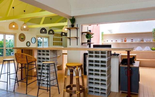 greet Hotel Villeneuve La Garenne