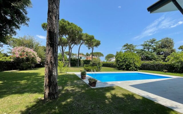 Fantastic Villa With Pool for 7 Guests on Albarella
