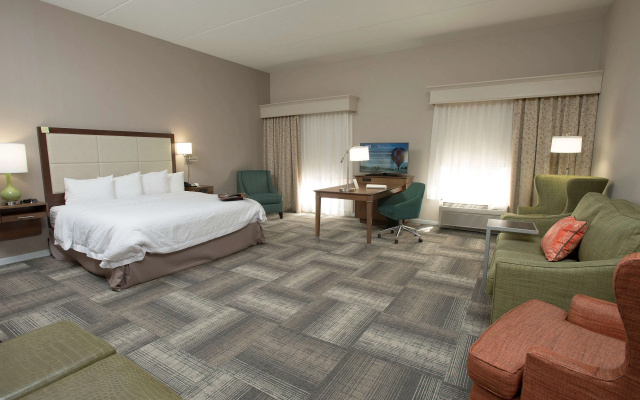 Hampton Inn & Suites Cincinnati-Union Center