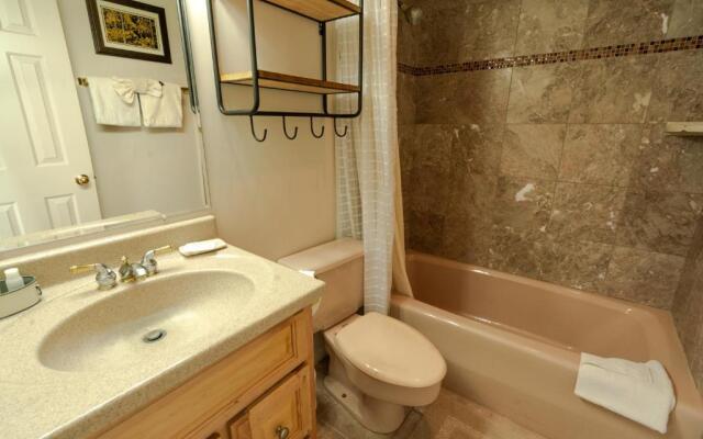 Blue Church Lodge and Townhouses