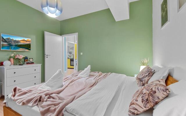 Asteri Garden & Terrace Apartment