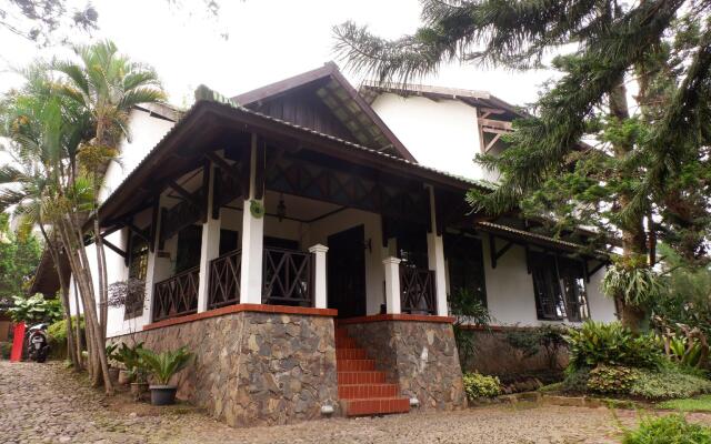 OYO 604 Cemara's Homestay