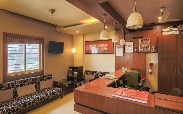 OYO 28178 Mega Inn