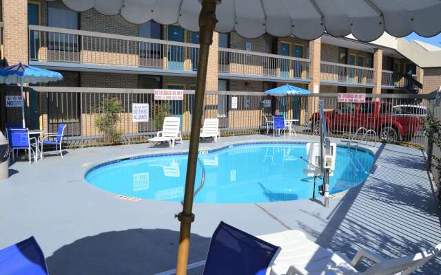 Days Inn by Wyndham Easley/Greenville/Clemson Area