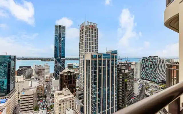 1BR in Prime location+City views by Zodiak Stays