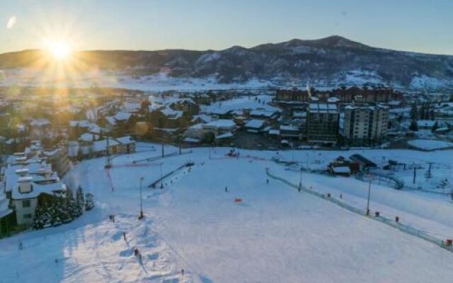 Edgemont 2701 - Luxury Ski-in Ski-out Condo